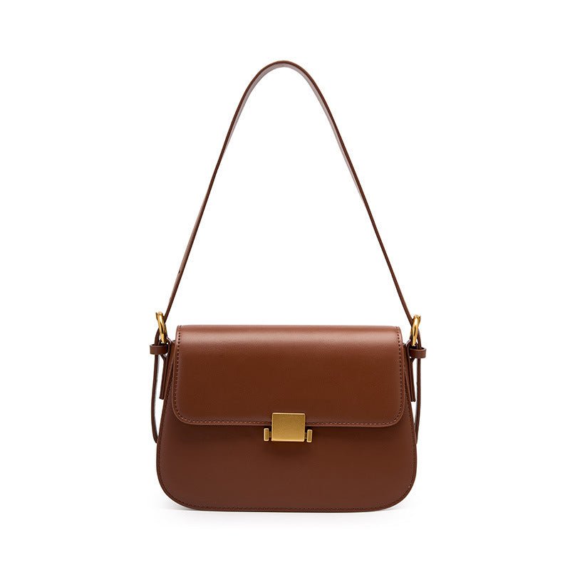 Bag and shoes: do they really have to match?