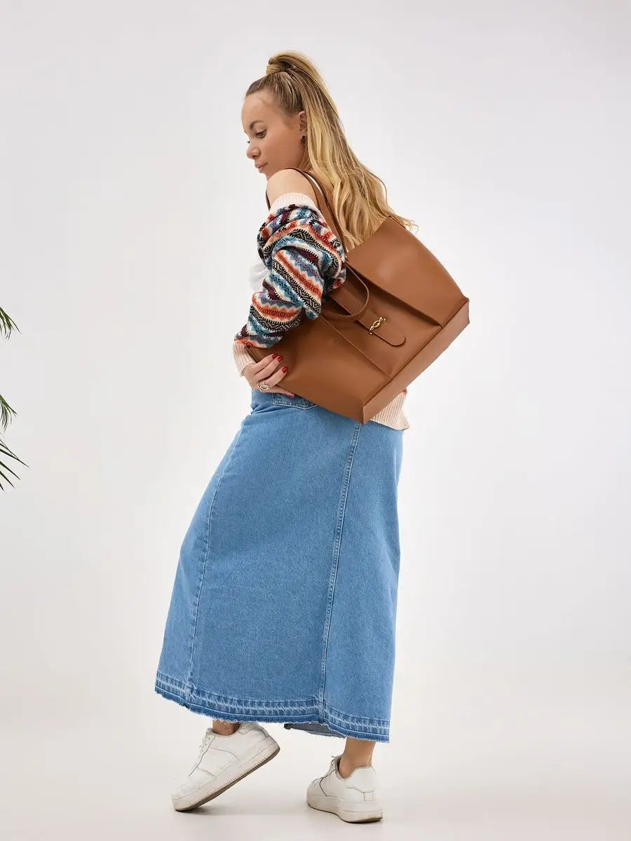 GRACE bag in brown – worn photo