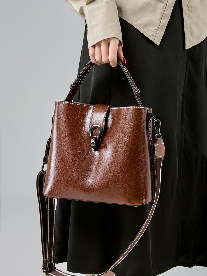 PAULINE bag – worn photo