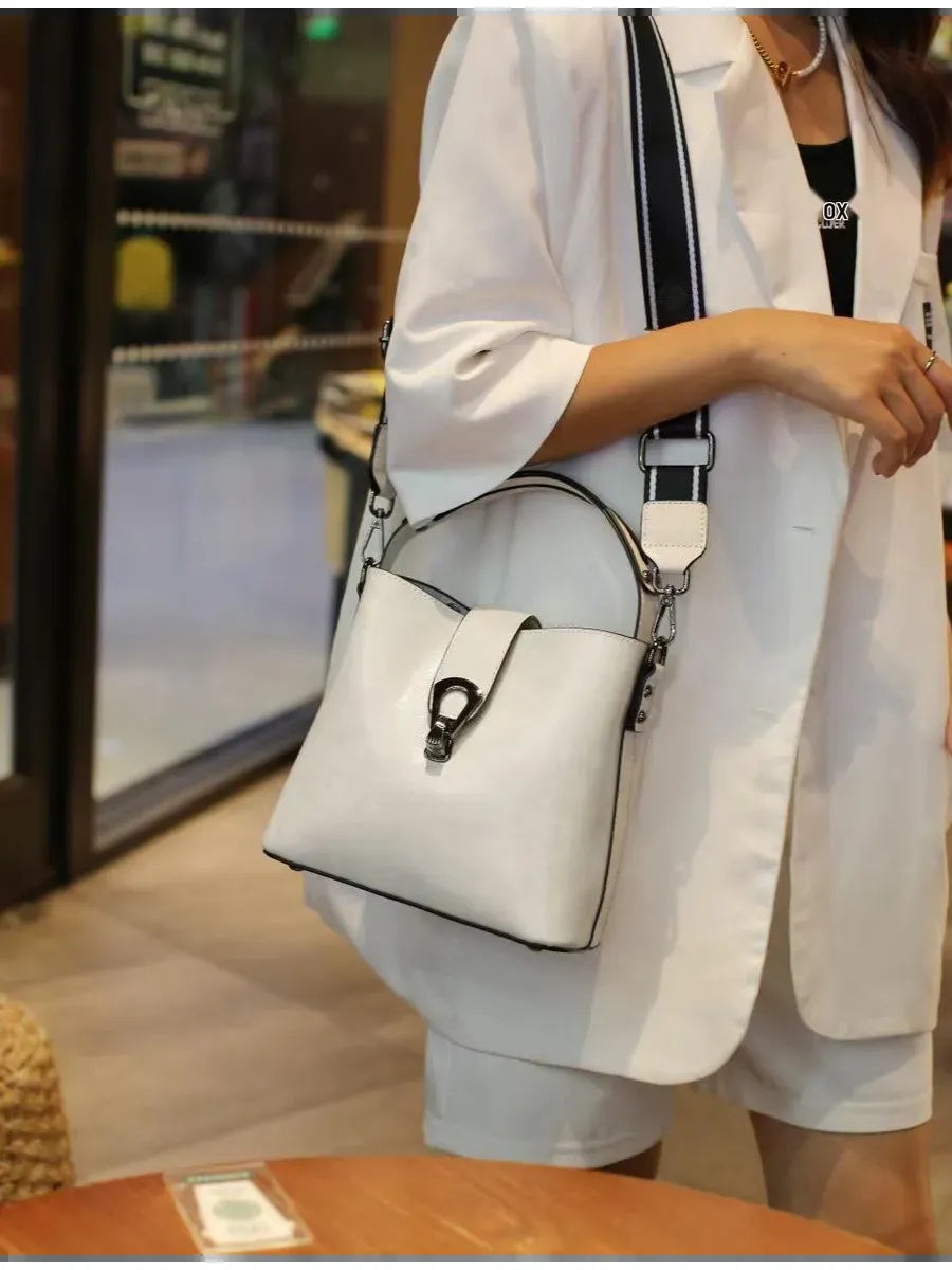 PAULINE bag – worn photo