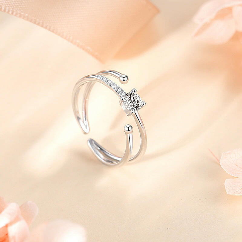 Une bague élégante.