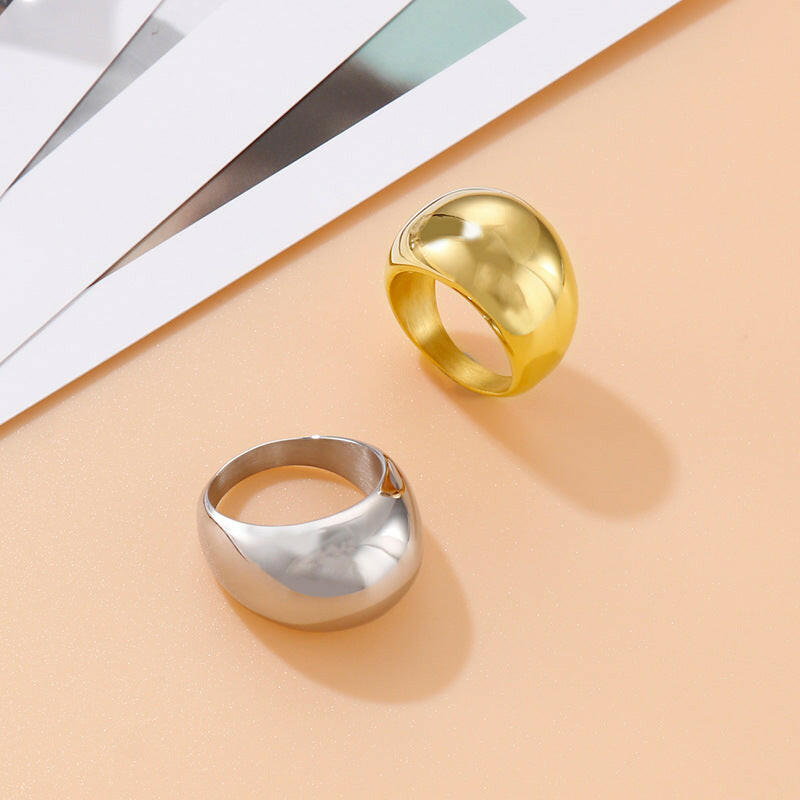 Une bague élégante.