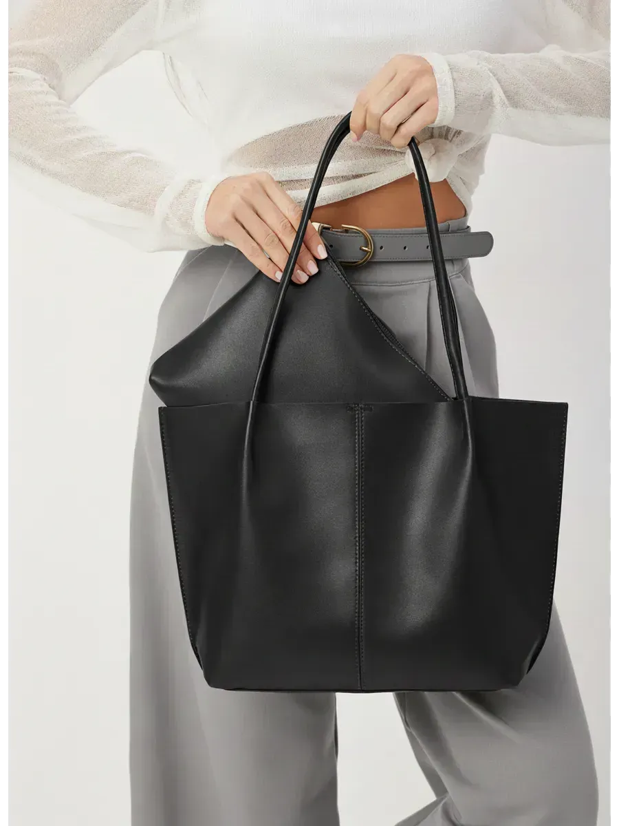 ARIA large soft faux leather handbag in black – YUMIKA, view 15