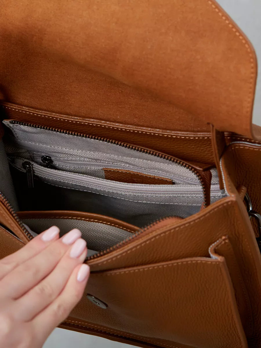 BEYA – Sac cartable en cuir de vachette, intérieur et rangements – YUMIKA