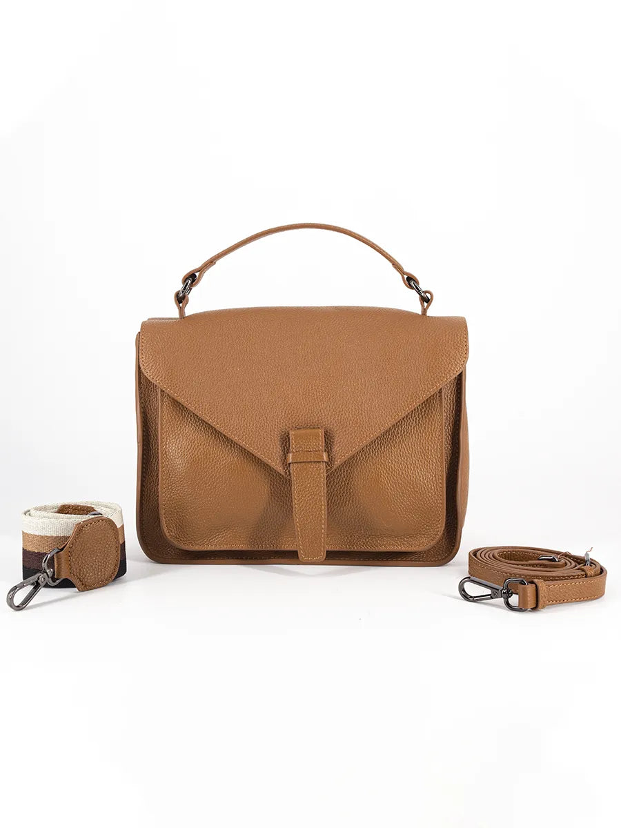 BEYA – Sac cartable en cuir de vachette, coloris caramel, vue de face – YUMIKA
