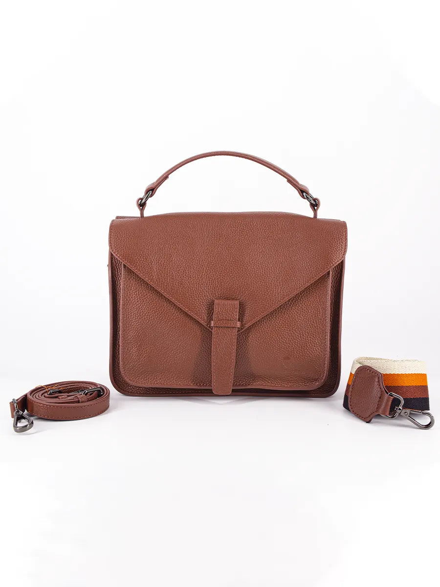 BEYA – Sac cartable en cuir de vachette, coloris rouge vin, vue de face – YUMIKA
