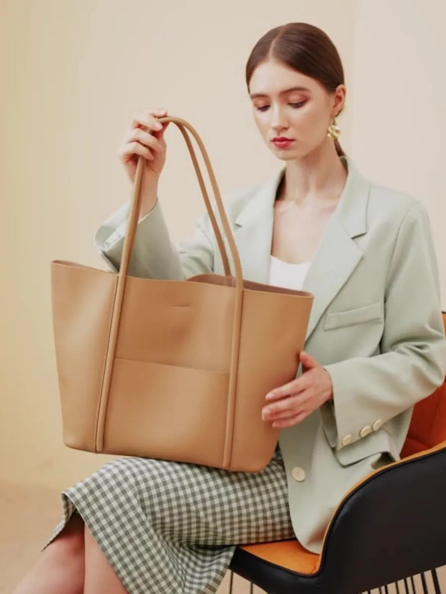 CAMEO L bag – worn photo