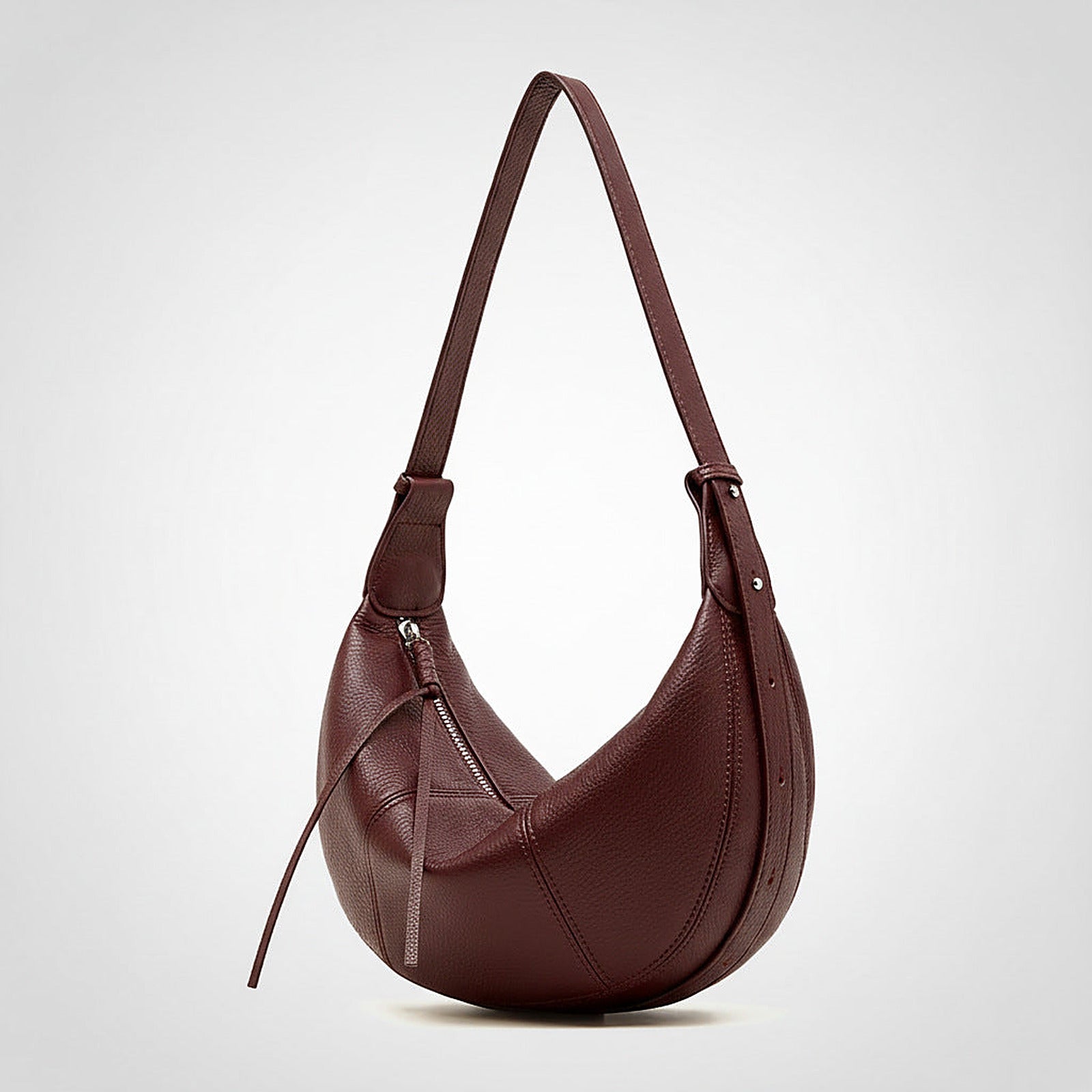 CHLOÉ bag in burgundy – product photo