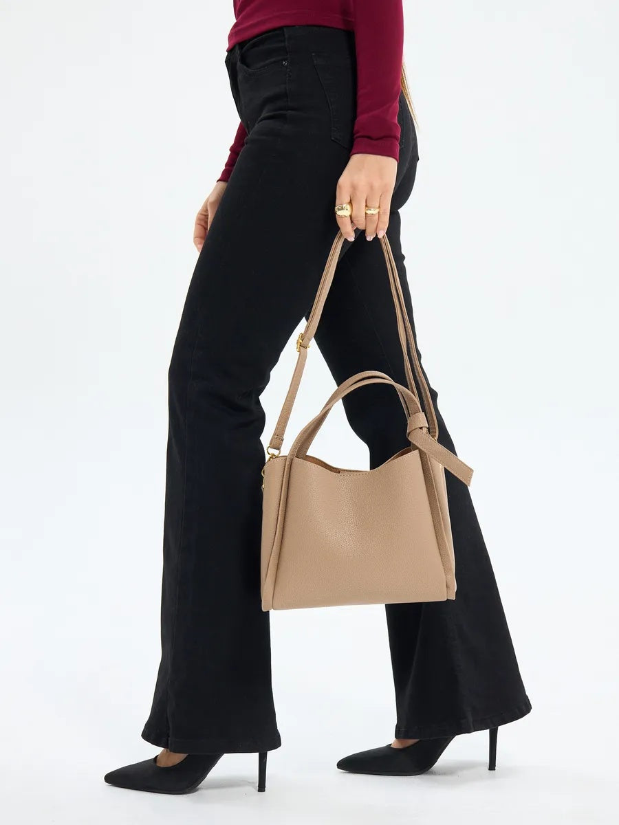 CLARA bag in grey – worn photo
