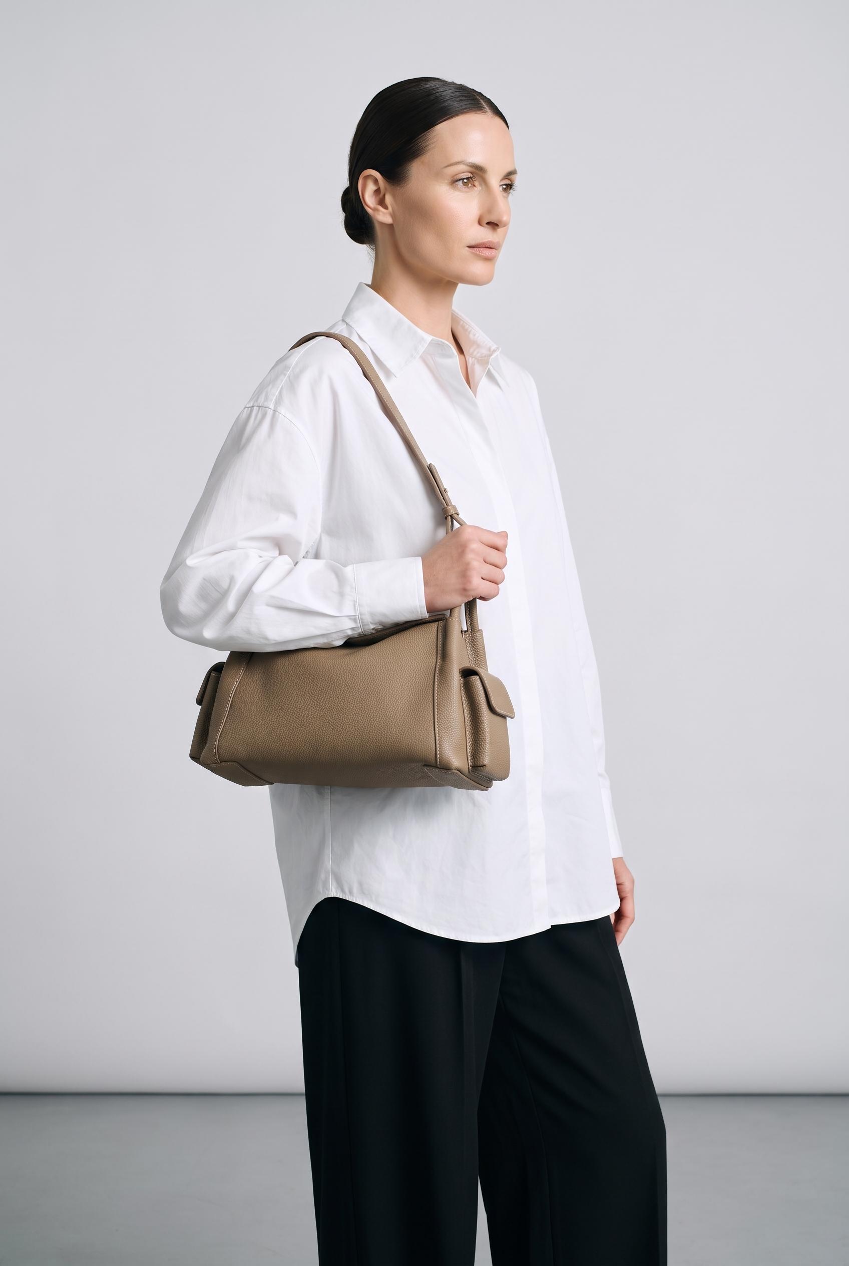 Sac CAMILLE kaki, porté, de face
