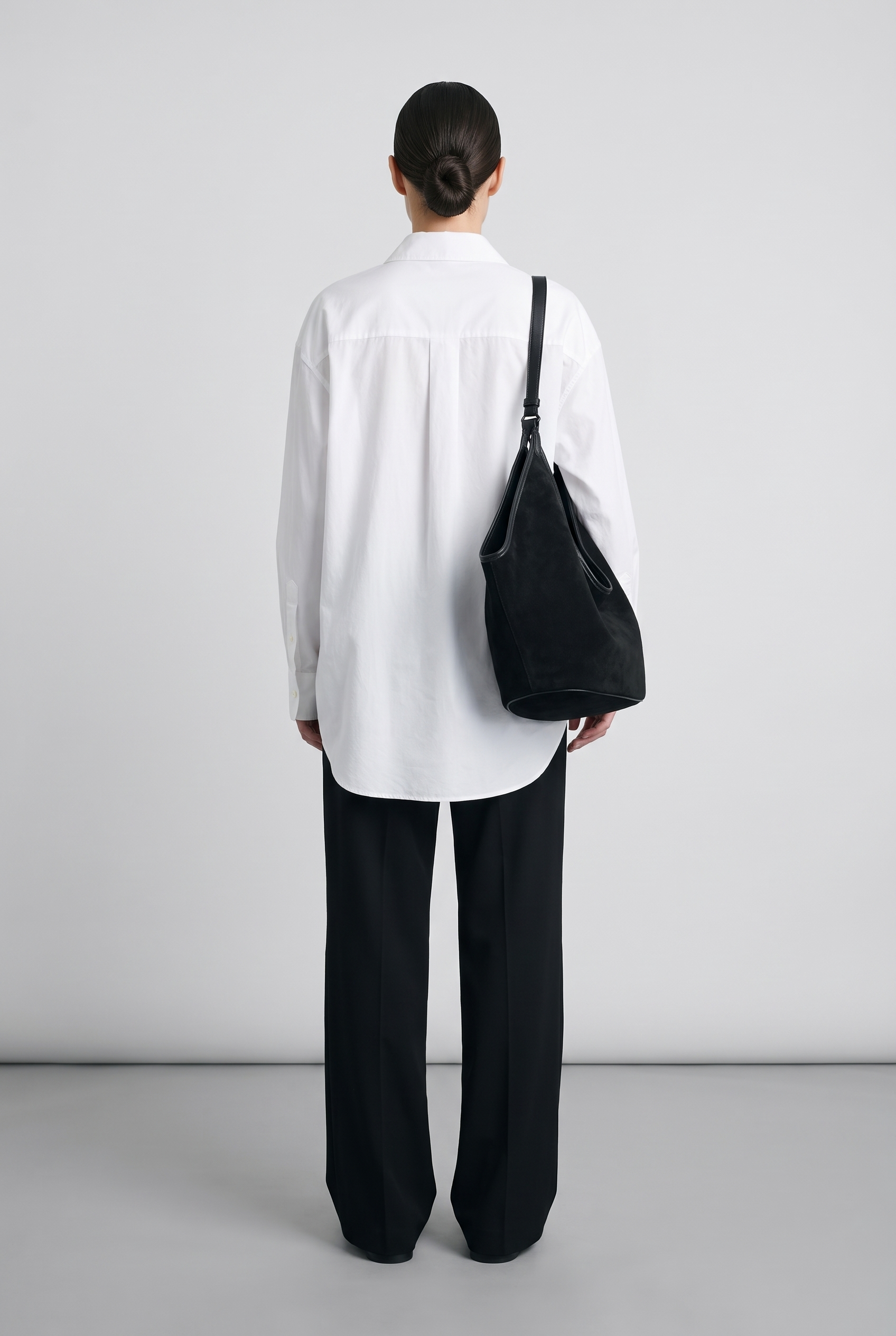 Sac ELISE noir, porté, de dos