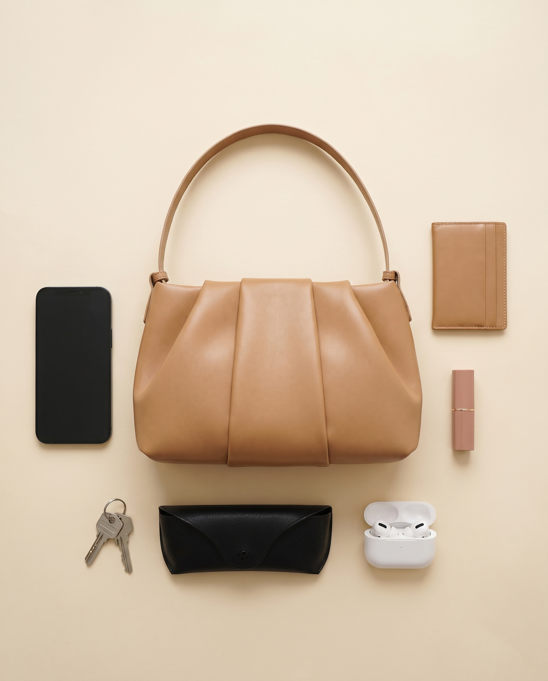Sac JADE marron, ce que le sac peut contenir