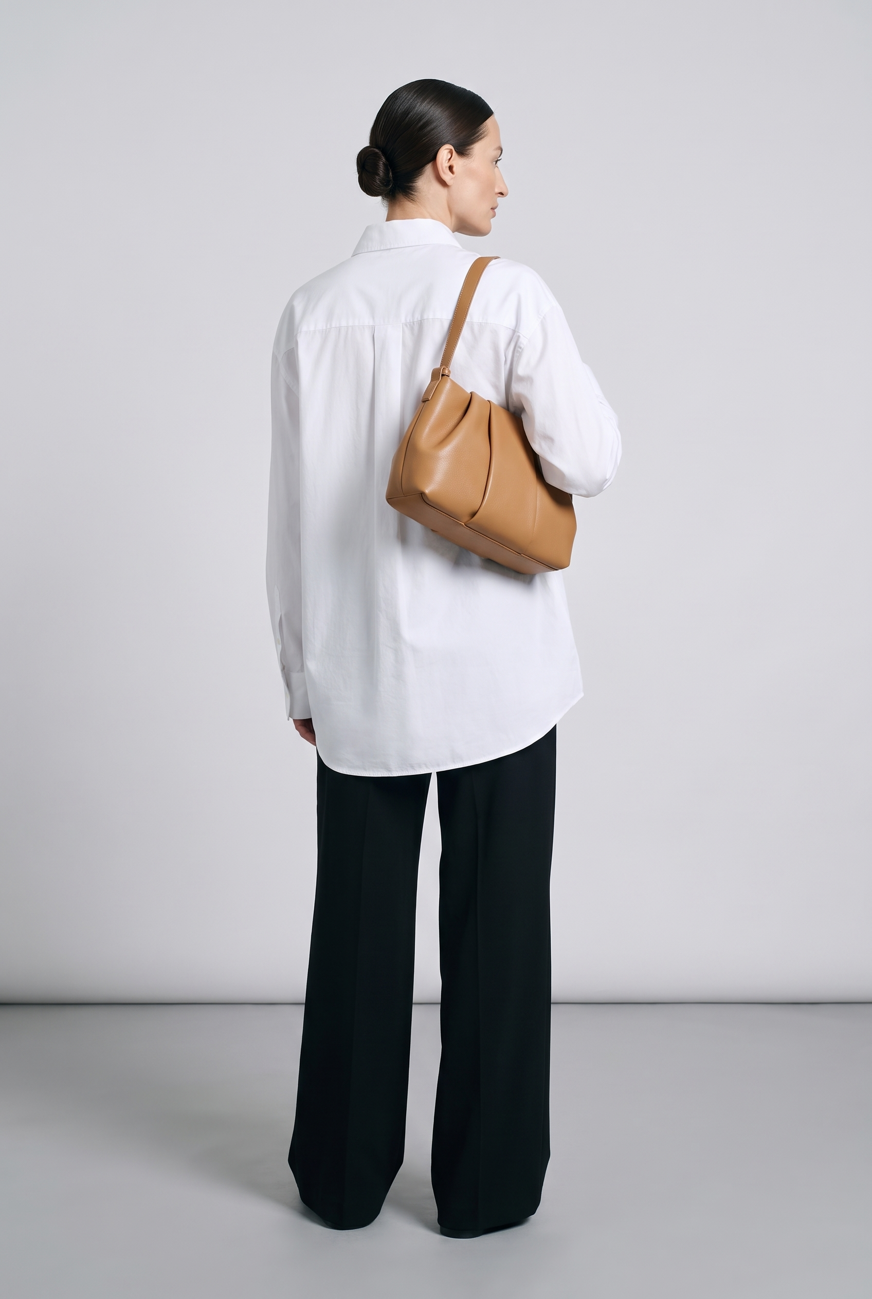 Sac JADE marron, porté, de dos