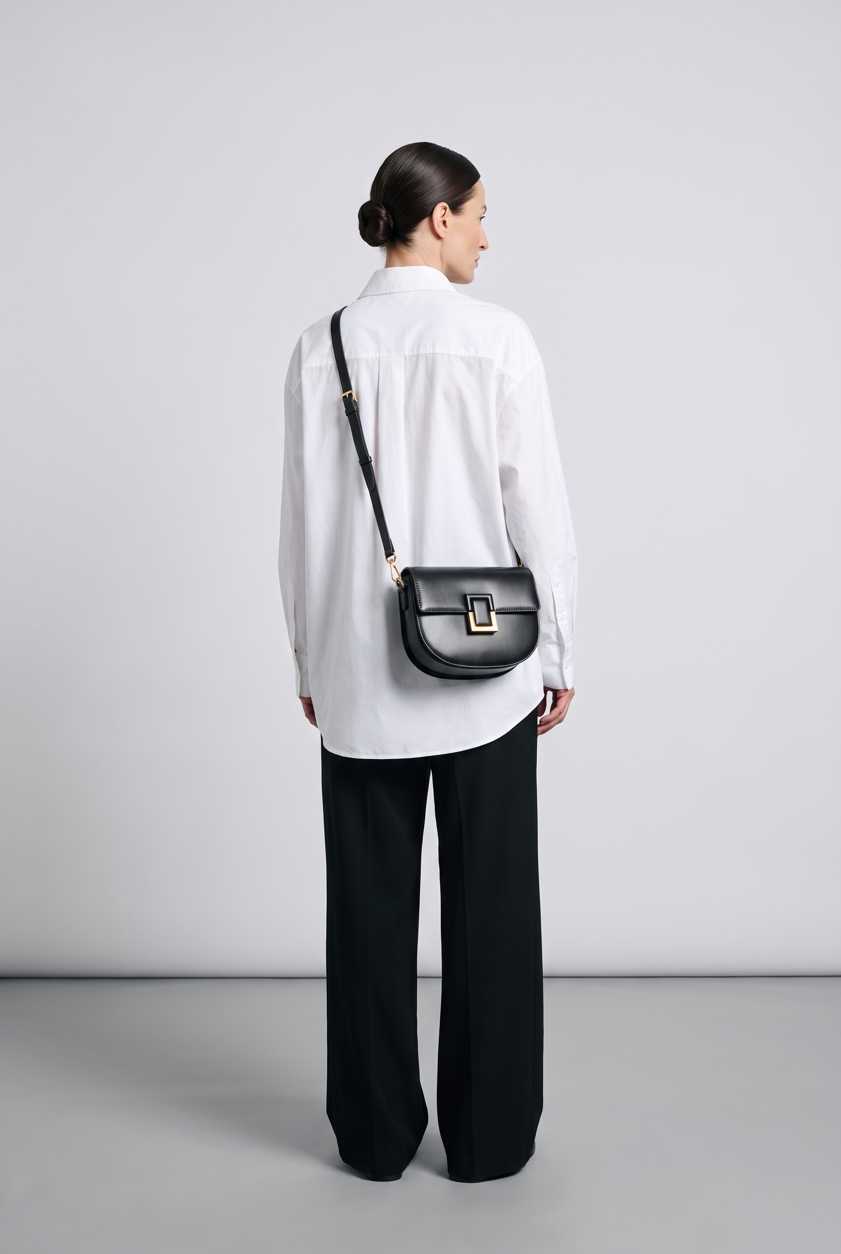 Sac LARA noir, porté, de dos