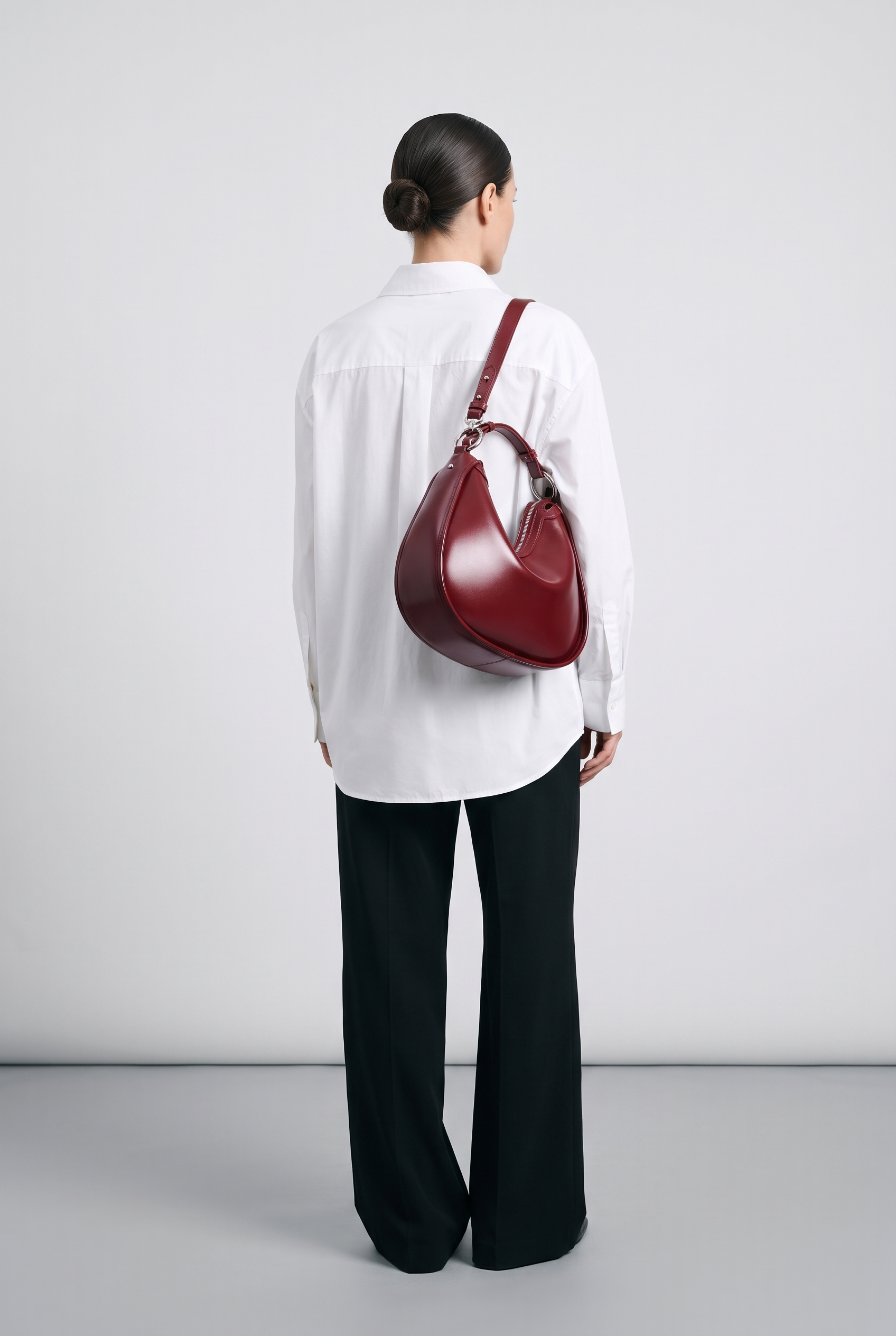 Sac LEONIE bordeaux, porté, de dos