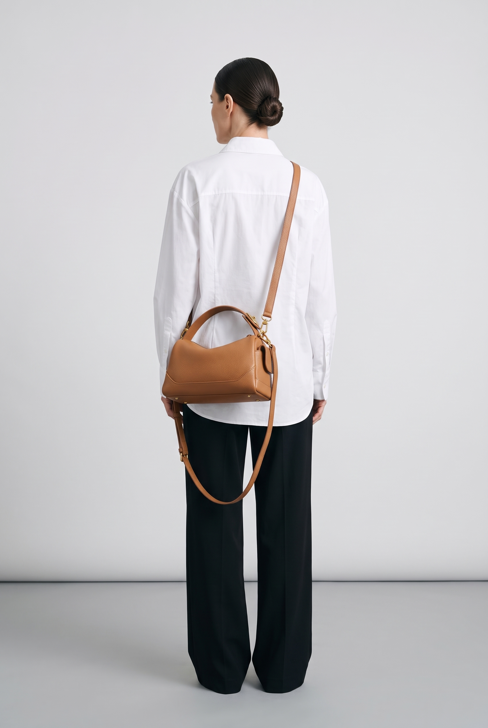 Sac LISA camel, porté, de dos