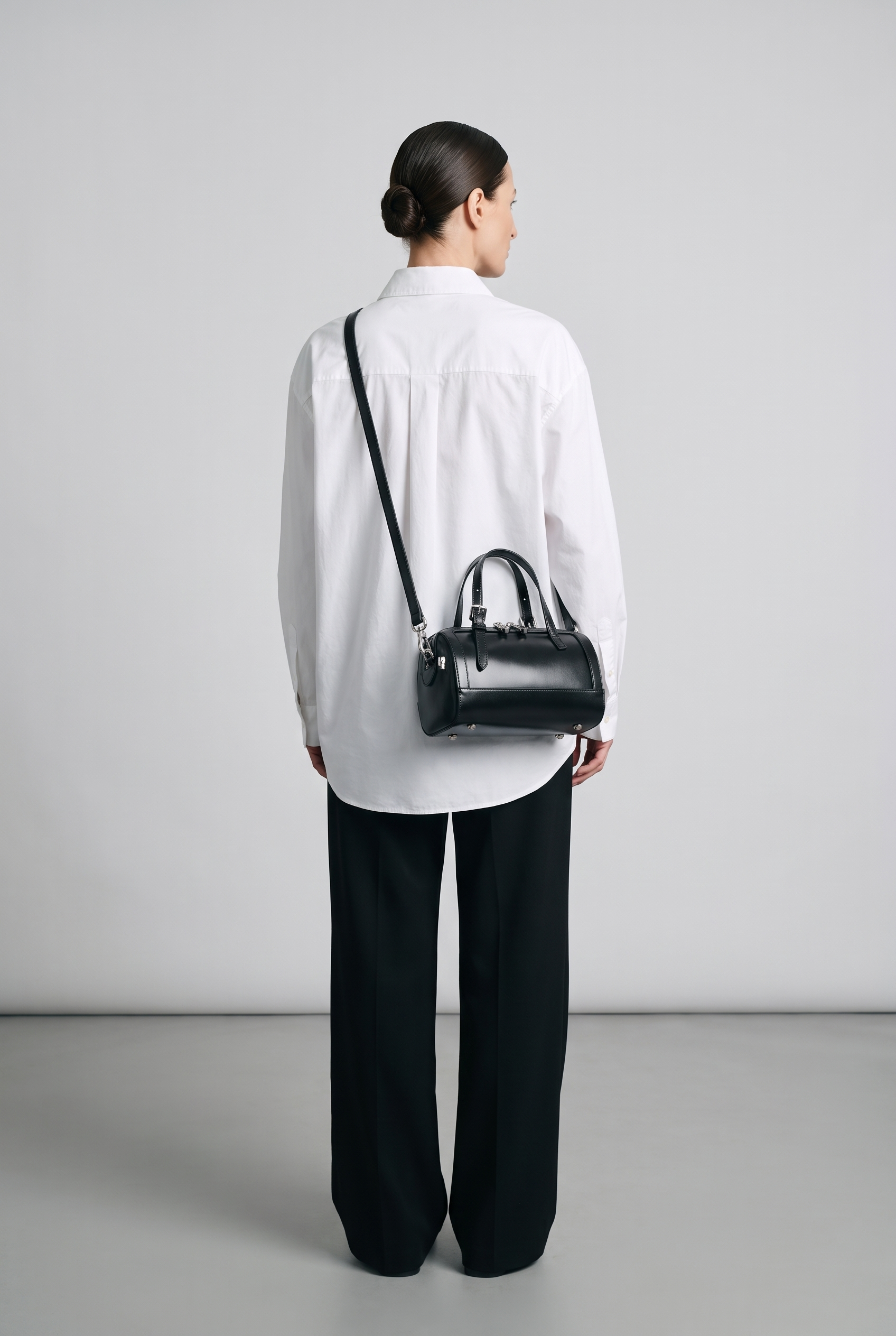 Sac MARGAUX noir, porté, de dos
