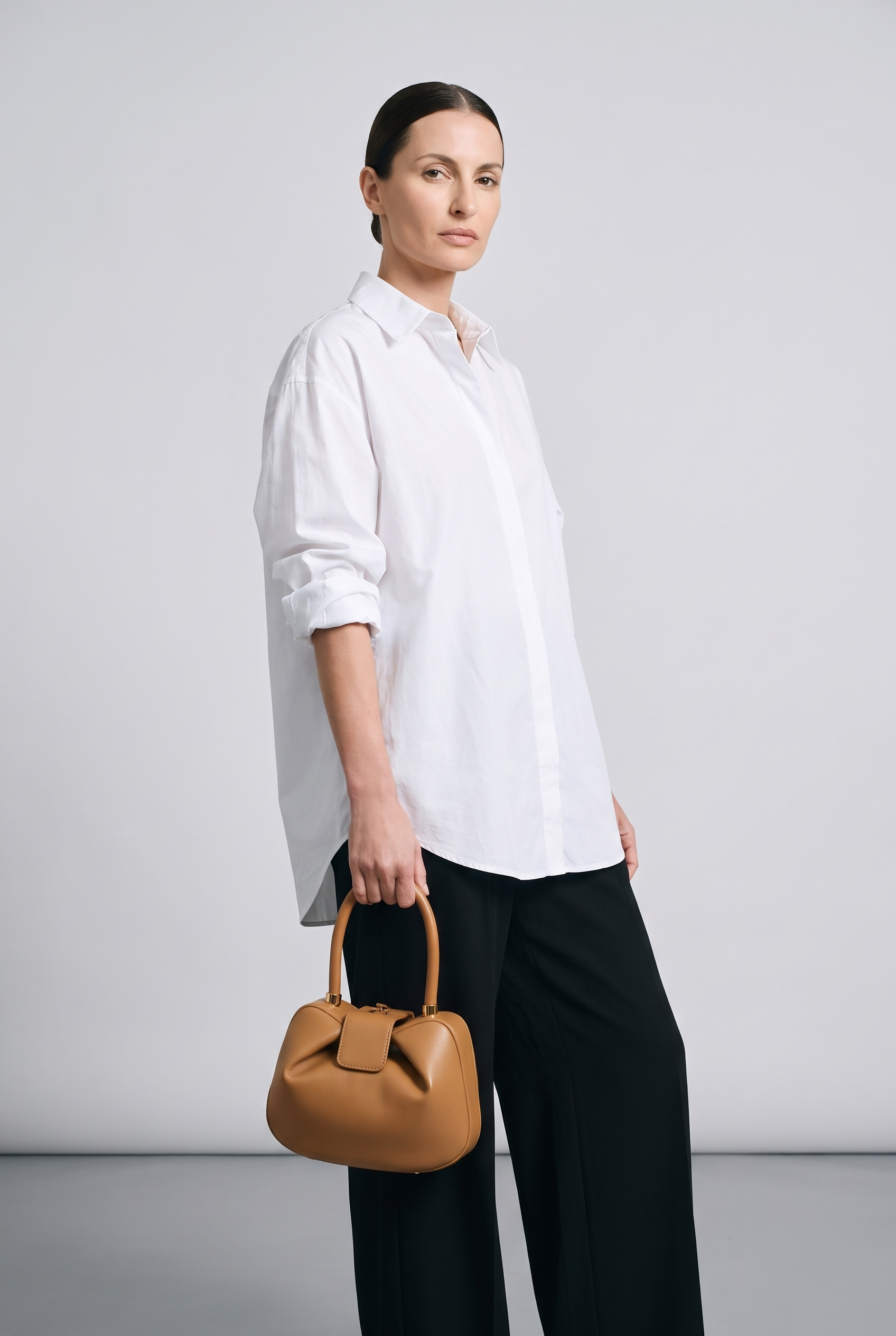 Sac MILAN-SPRING camel, porté, de face