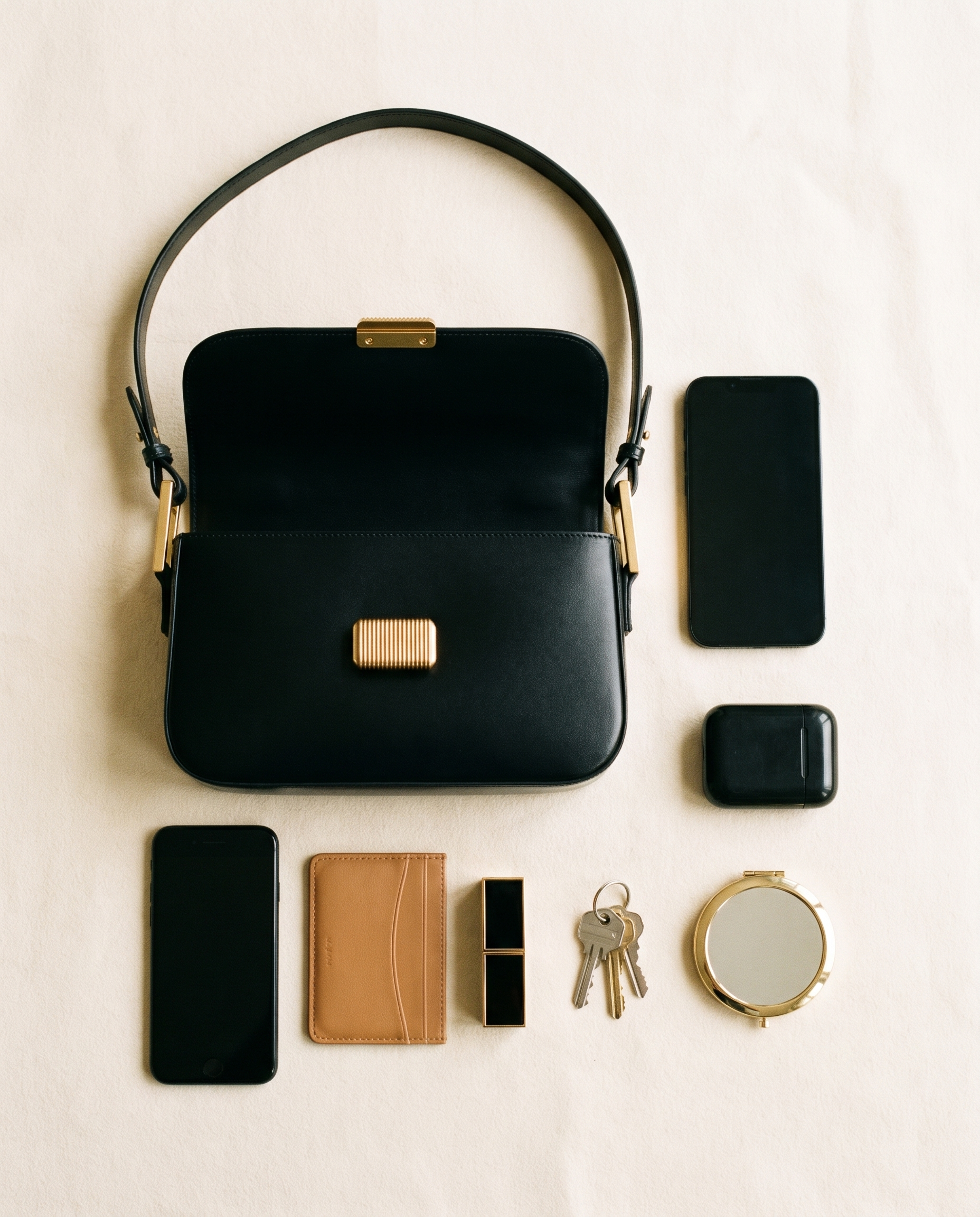 Sac MYA noir, ce que le sac peut contenir