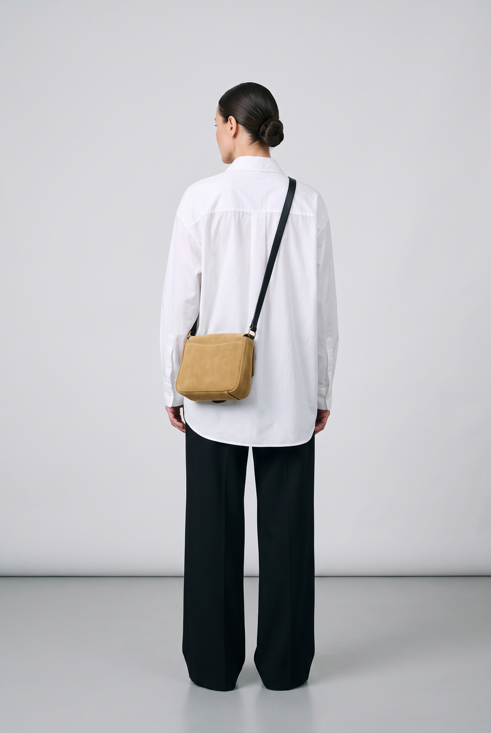 Sac SIENNA camel, porté, de dos