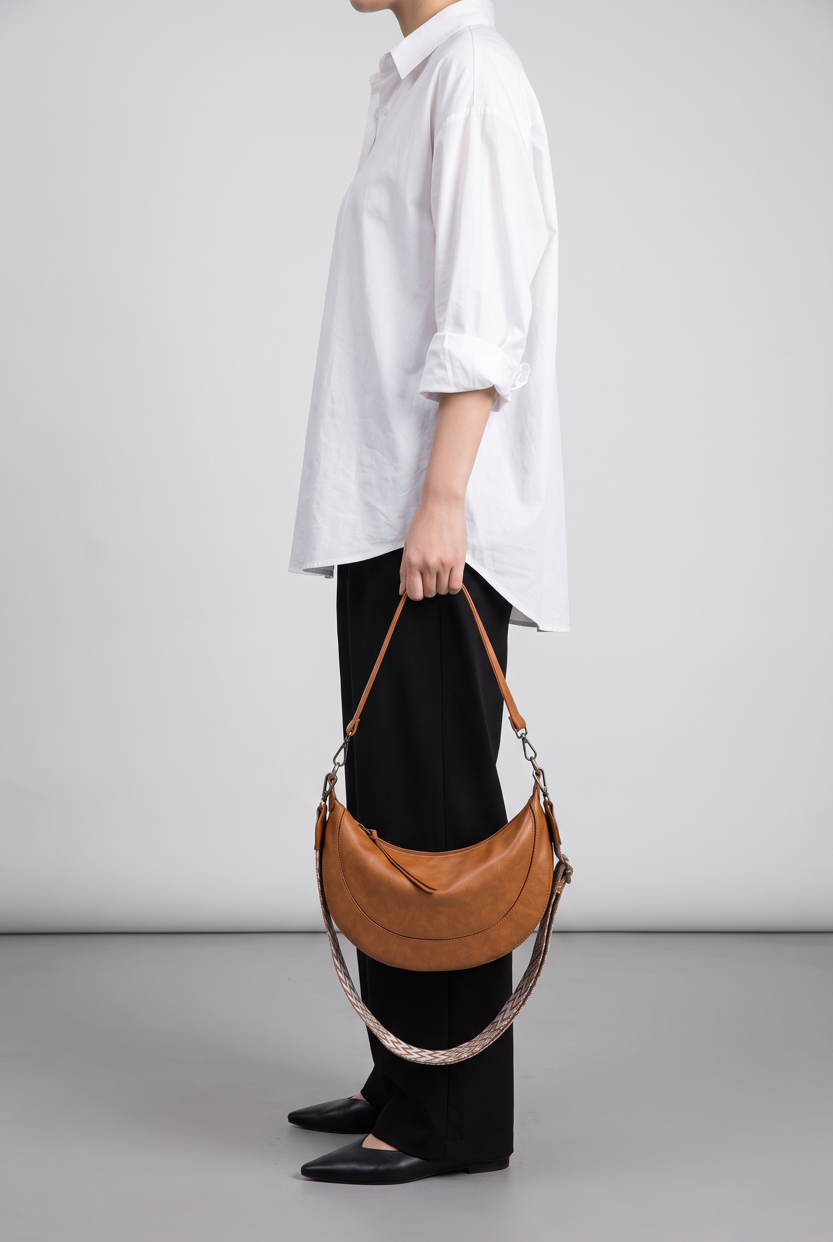 Sac LUNA camel, porté à la main