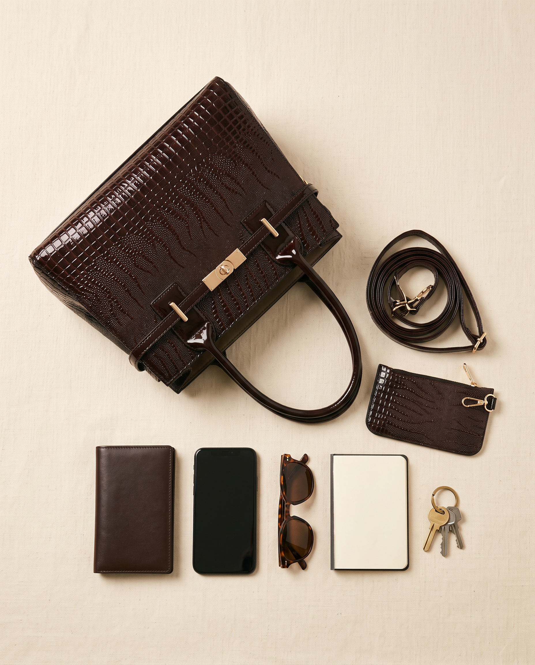 Sac AUDREY marron foncé, ce que le sac peut contenir