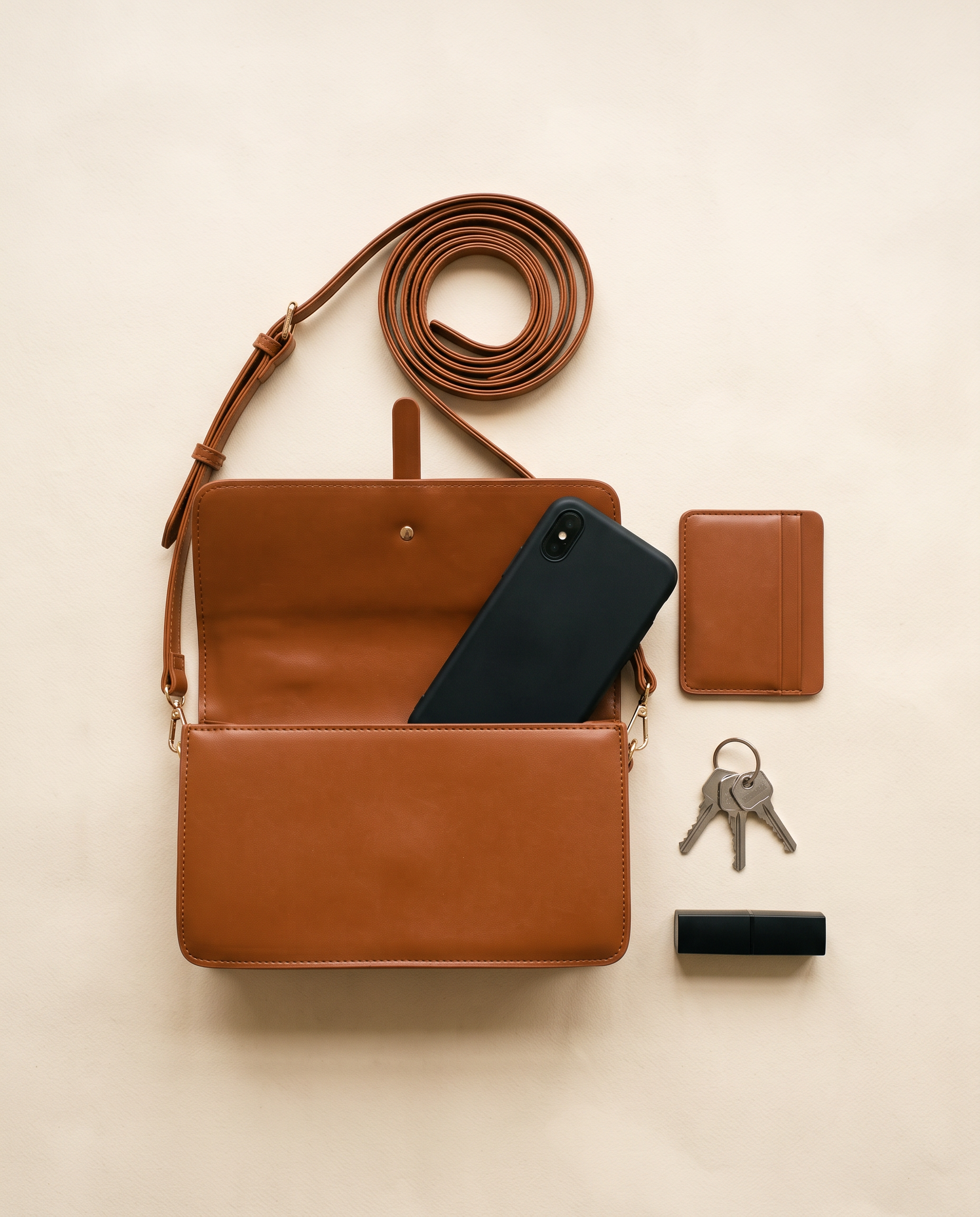 Sac ELLA marron clair, ce que le sac peut contenir