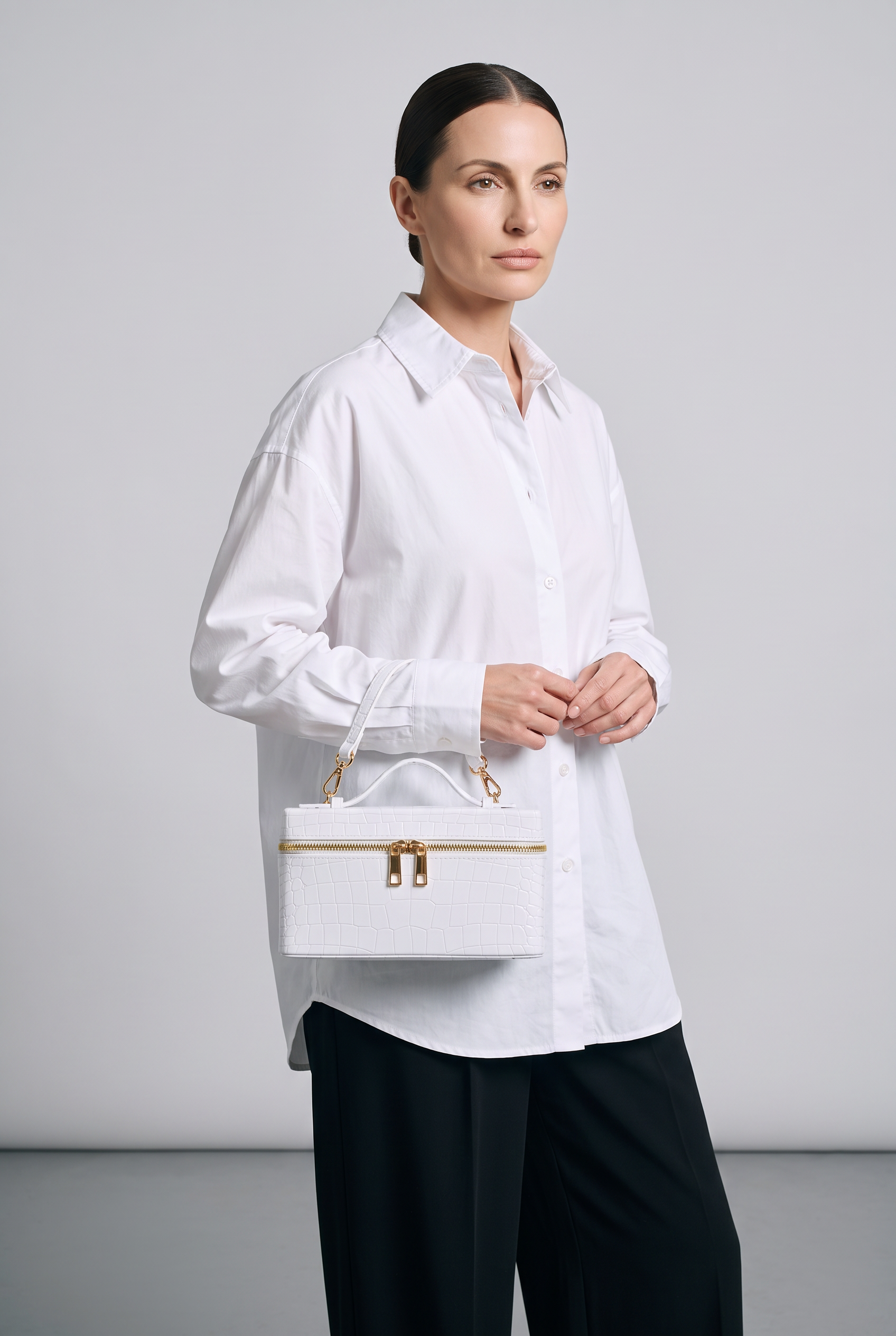 Sac IRIS blanc, porté, de face