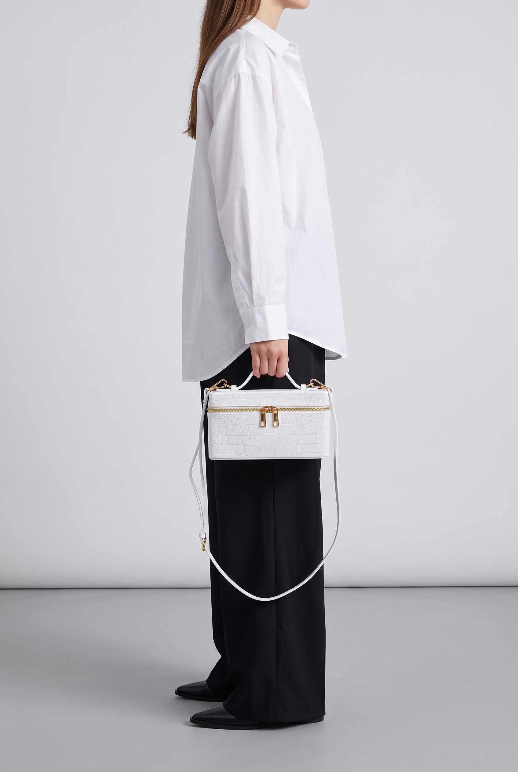 Sac IRIS blanc, porté à la main