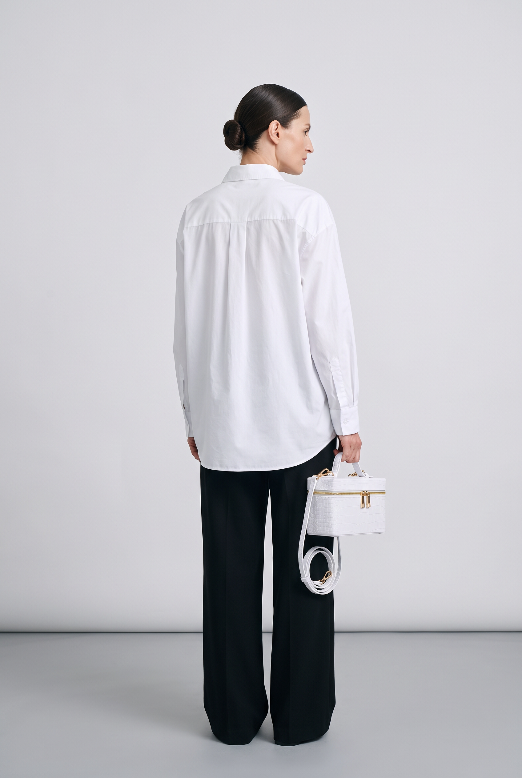Sac IRIS blanc, porté, de dos