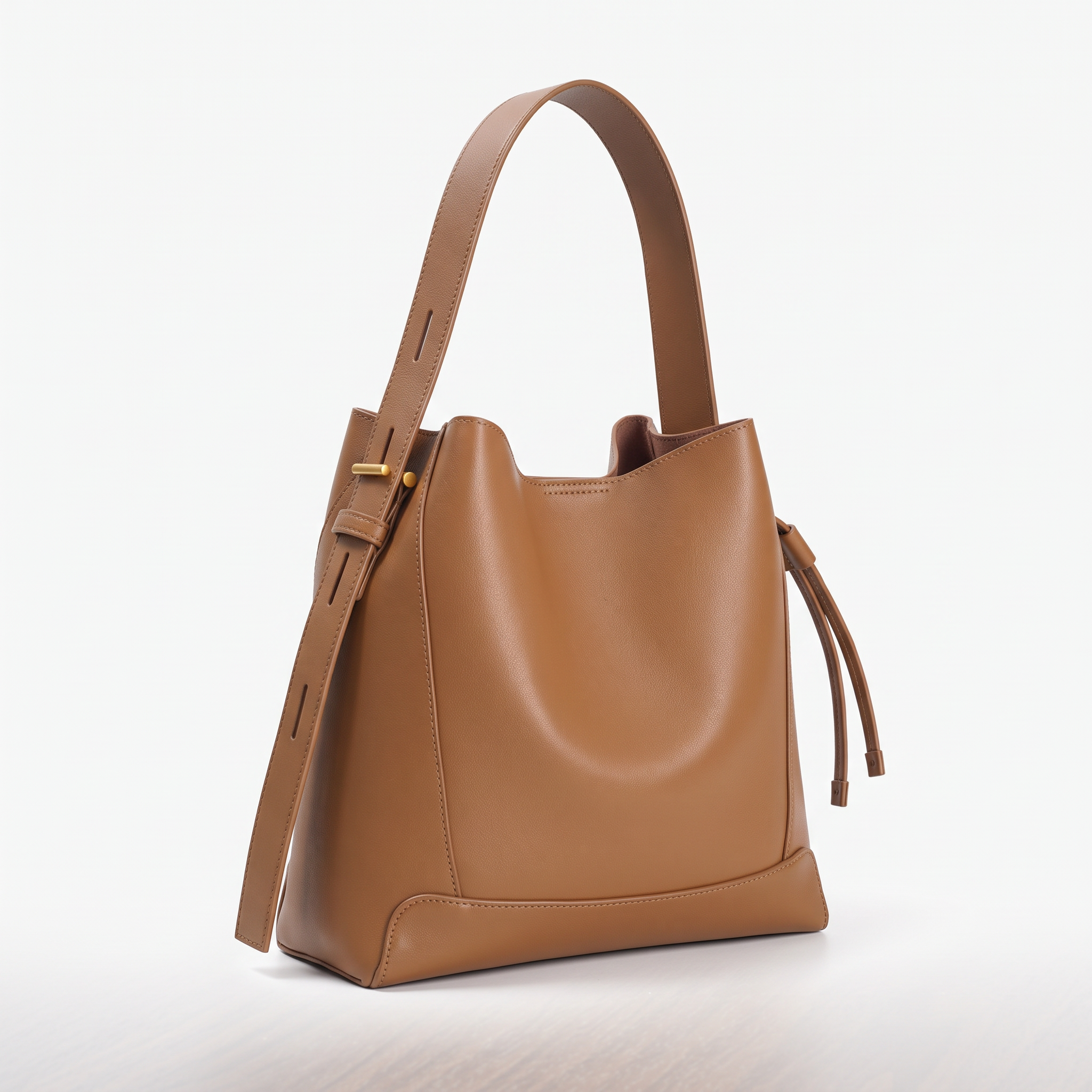 Sac LEILA camel, vue de trois-quarts