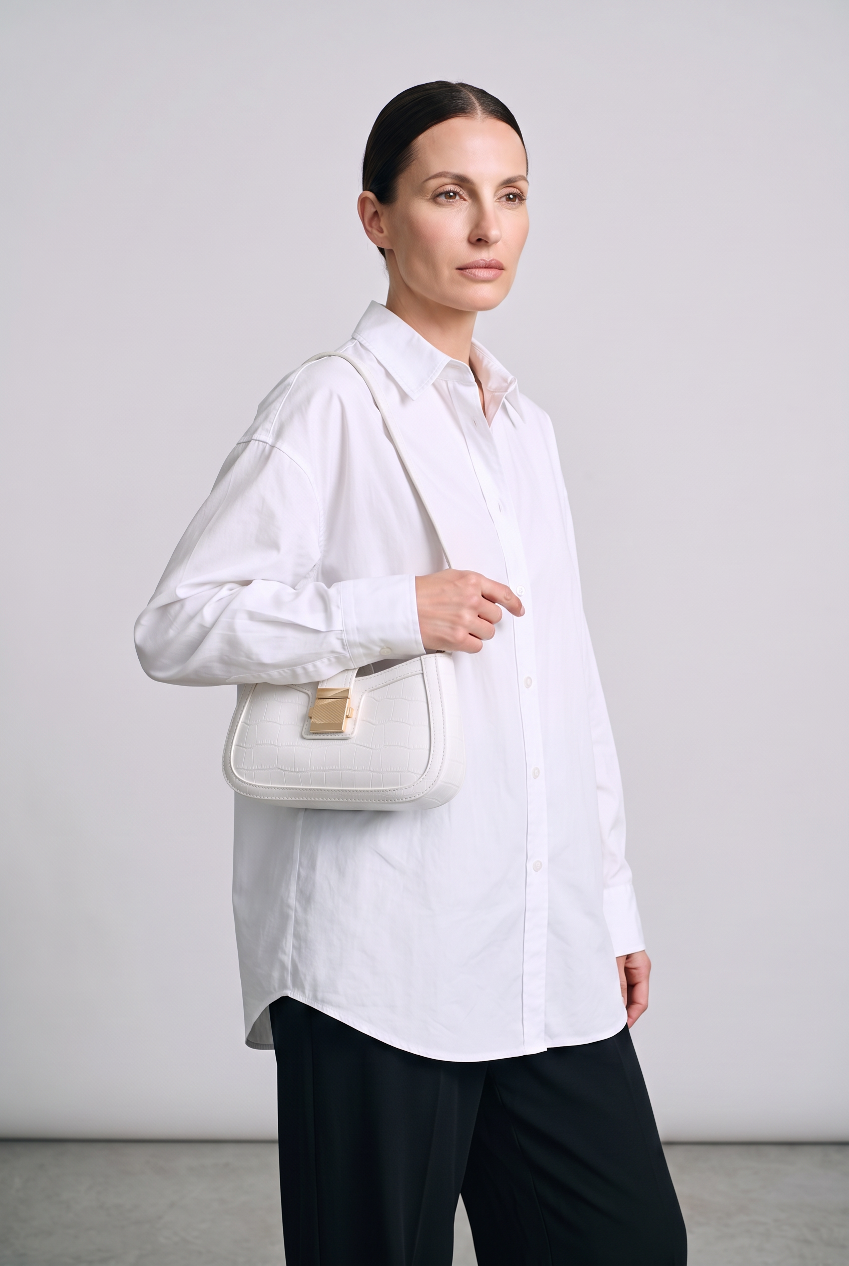 Sac NOA blanc, porté, de face