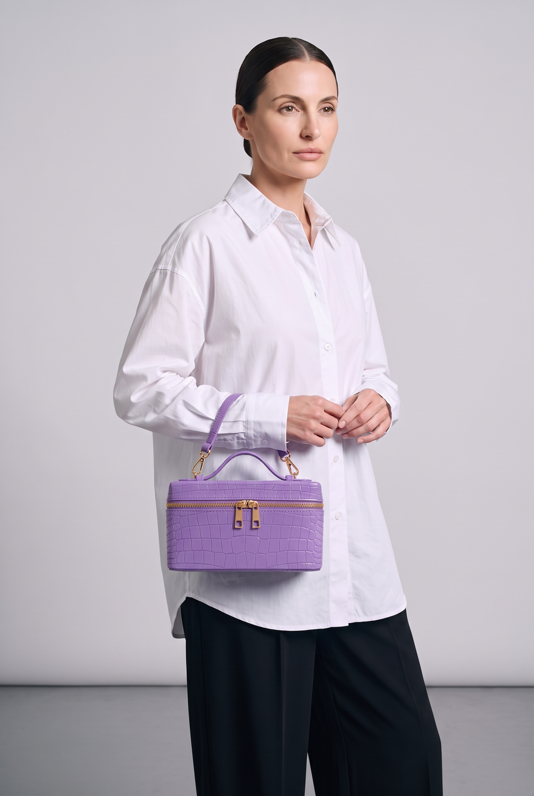 Sac IRIS violet, porté, de face