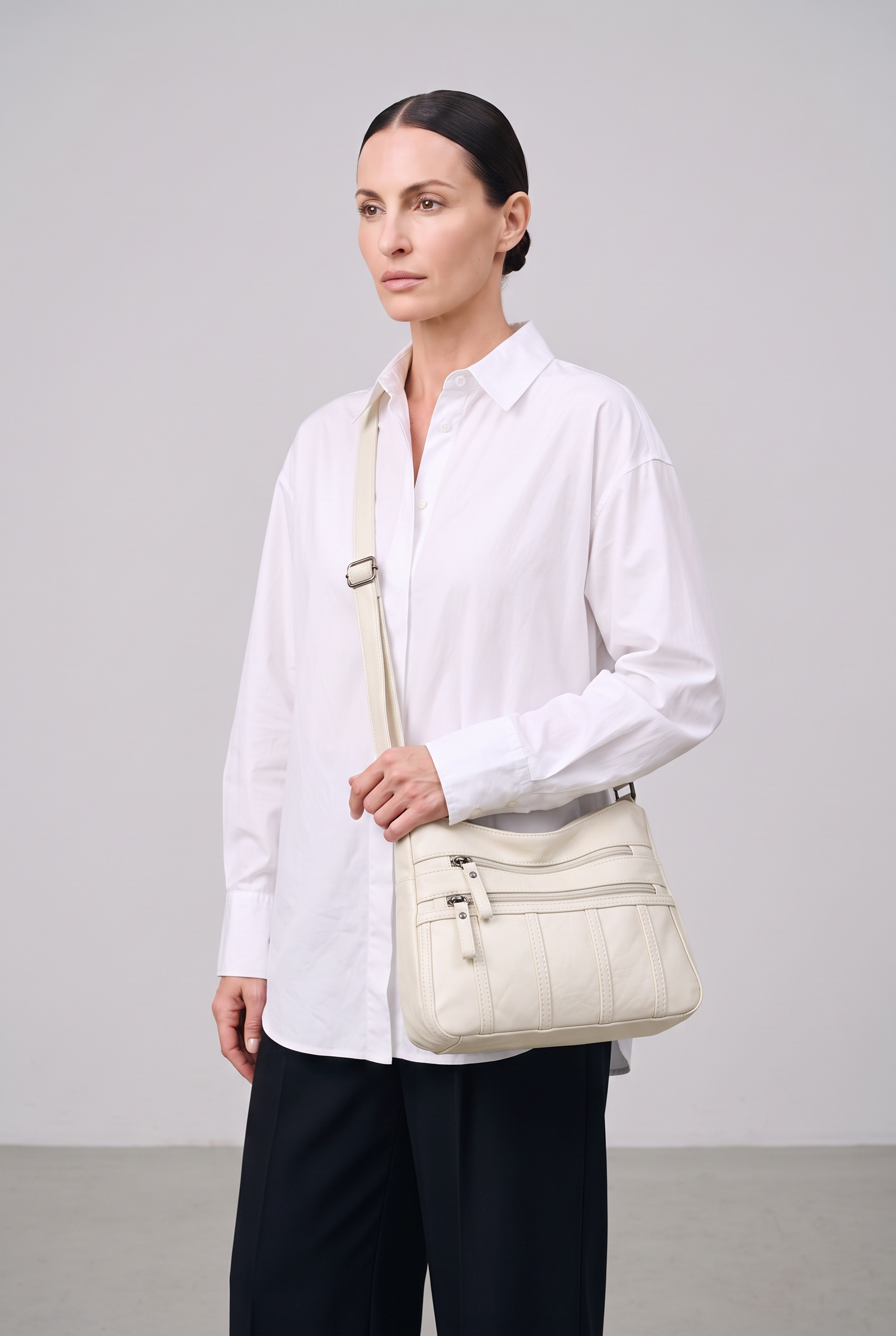 Sac TESSA blanc, porté, de face