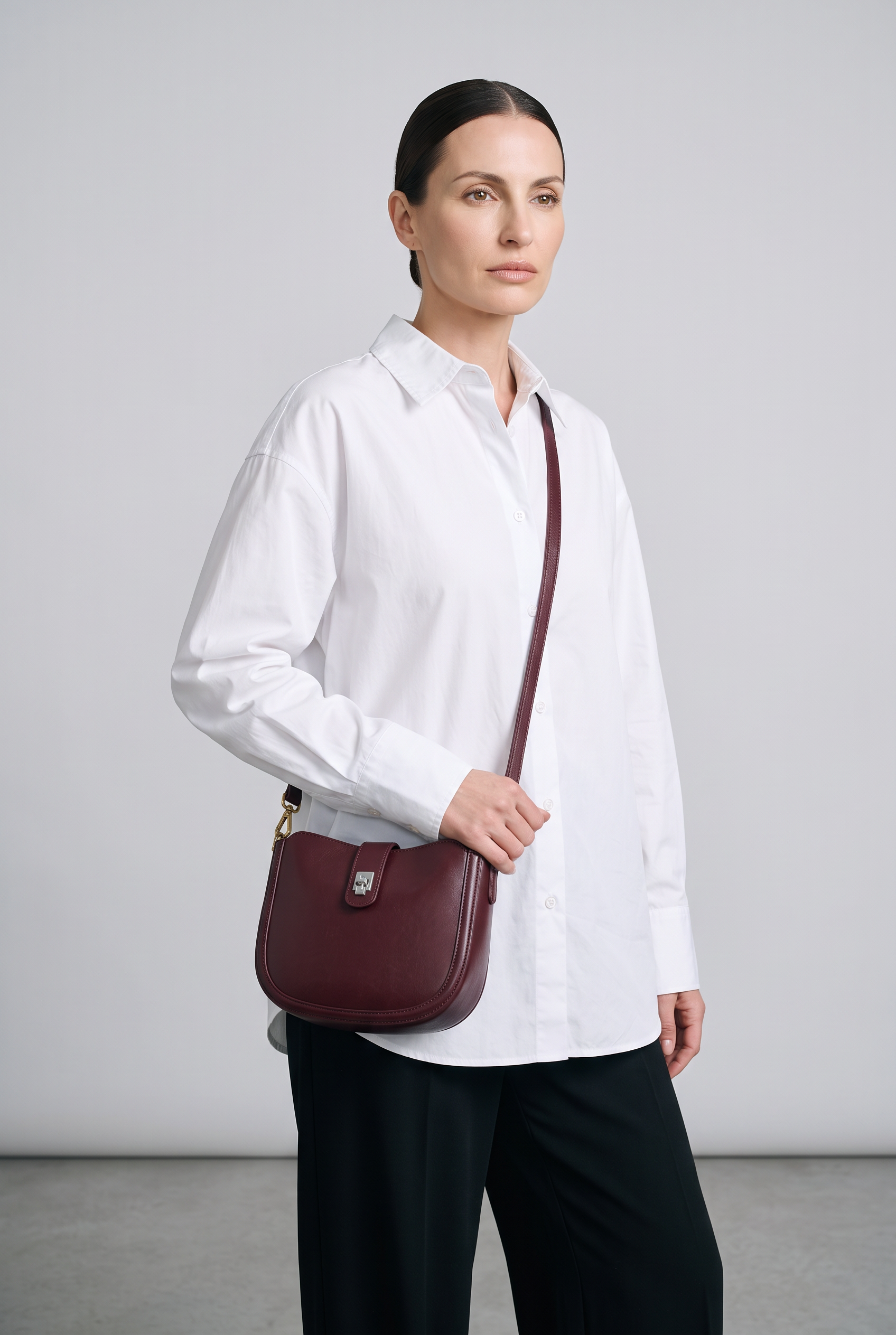 Sac CHIARA bordeaux, porté, de face
