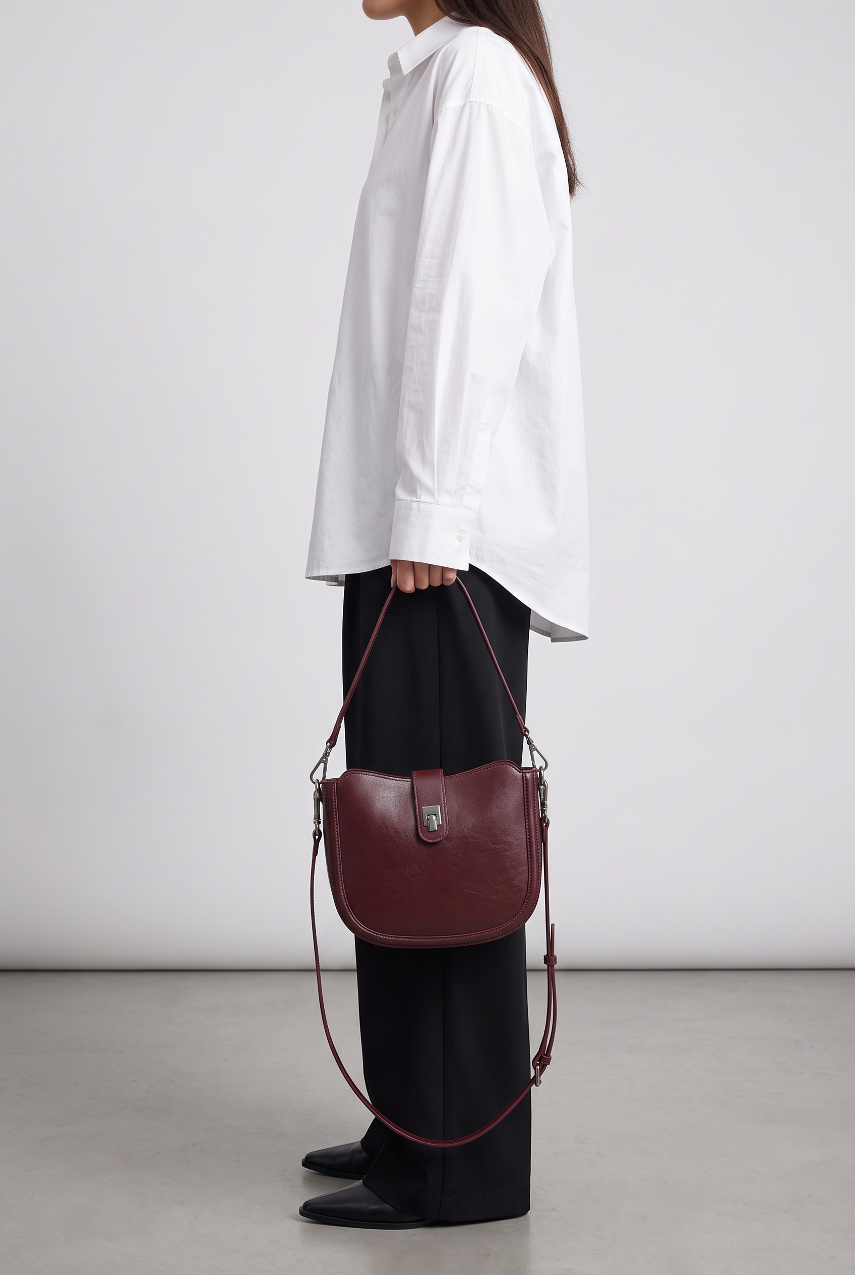 Sac CHIARA bordeaux, porté à la main