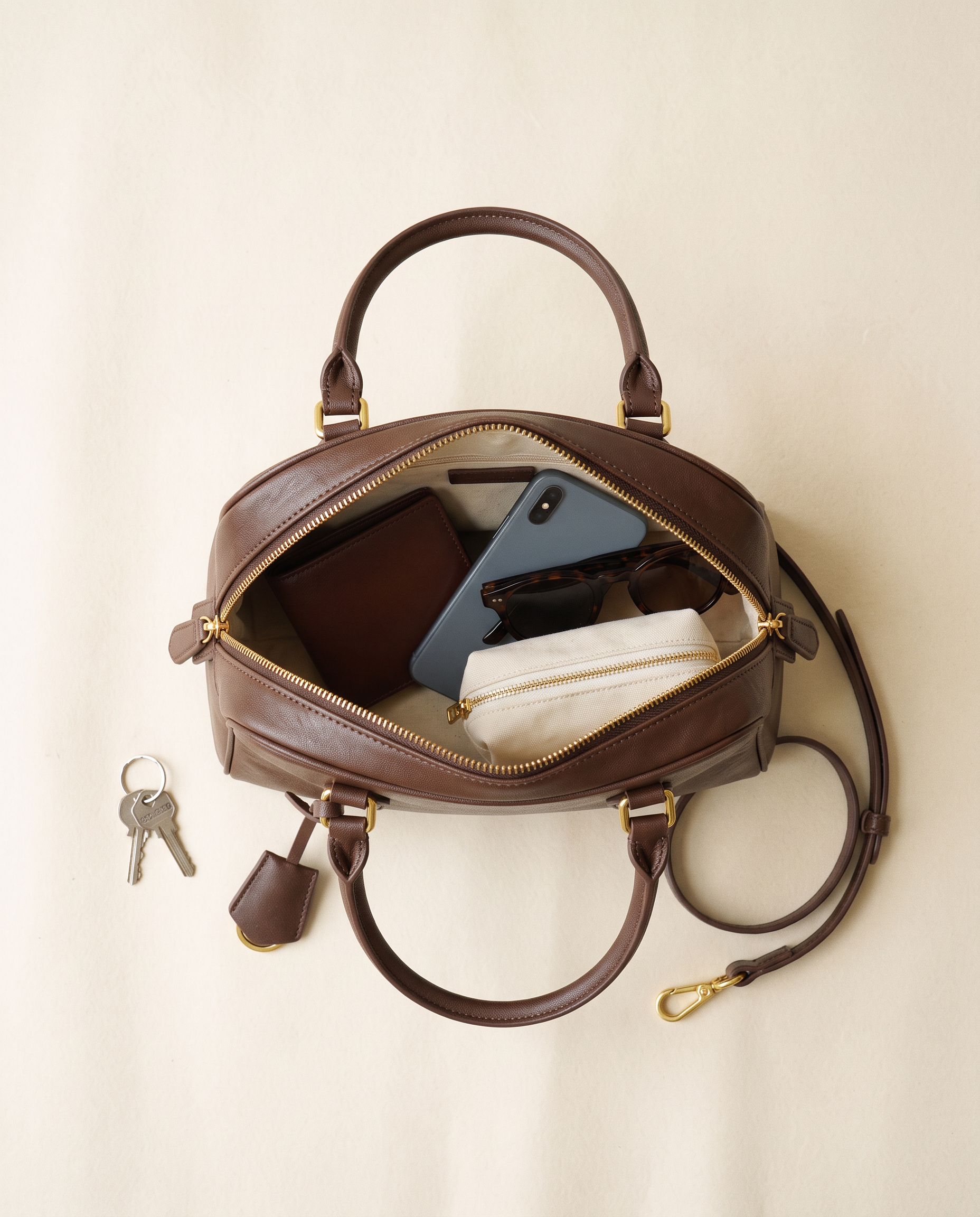 Sac IMANI marron, ce que le sac peut contenir