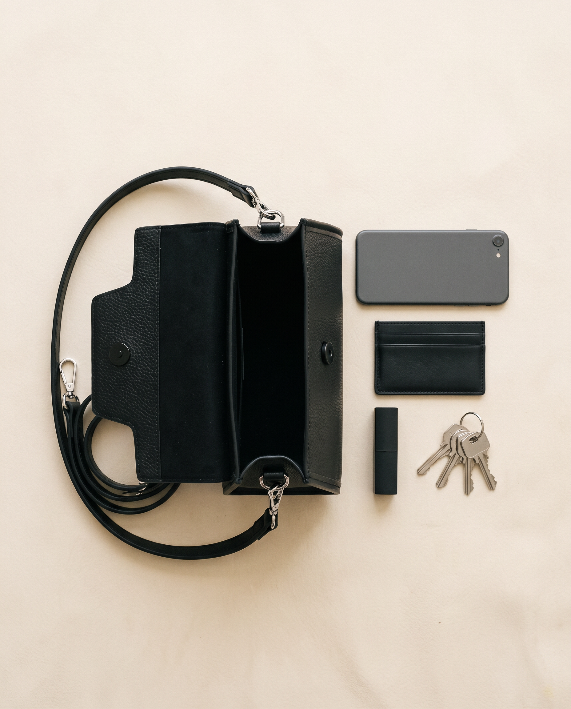 Sac RENATA noir, ce que le sac peut contenir