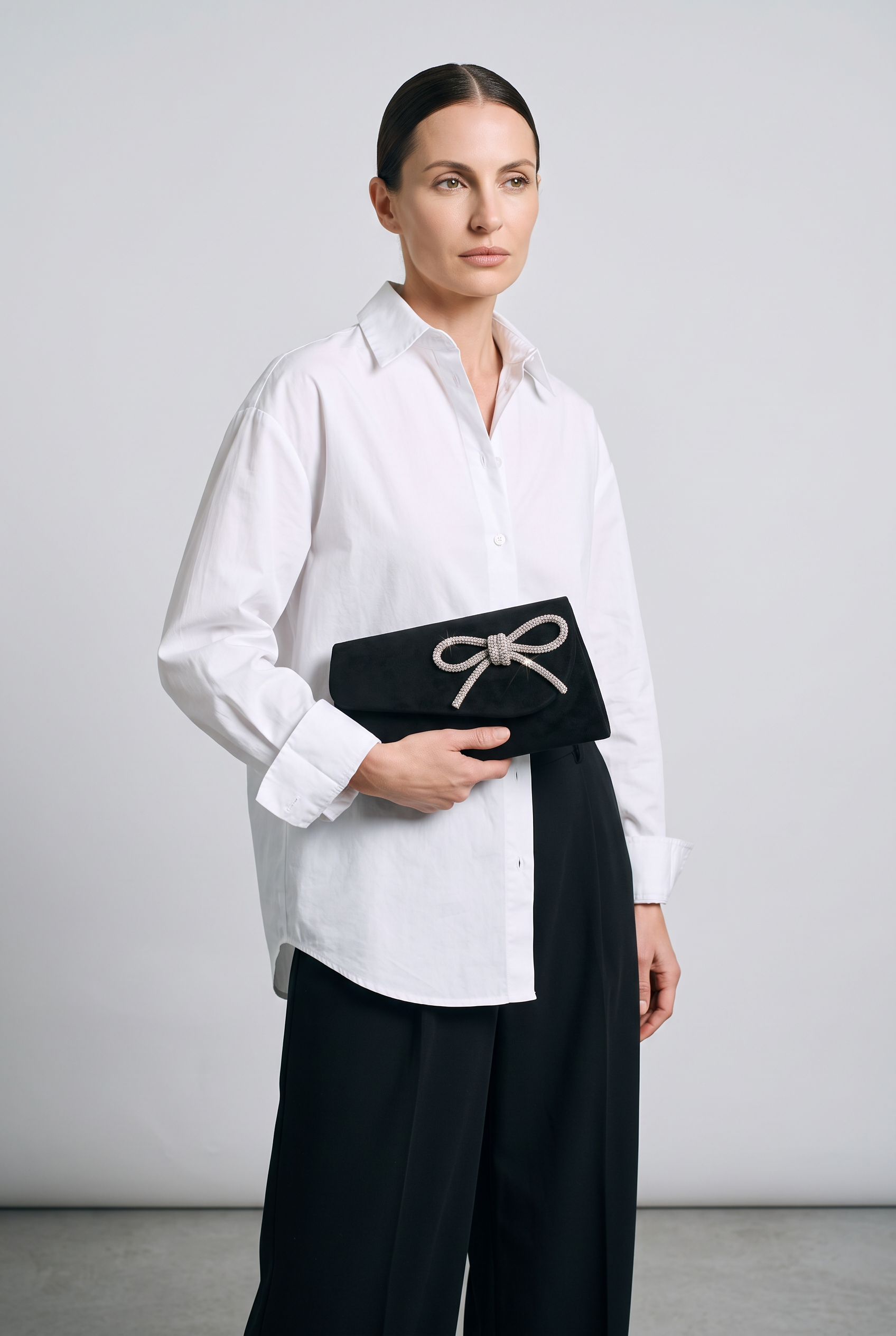 Pochette GALA noir, porté, de face