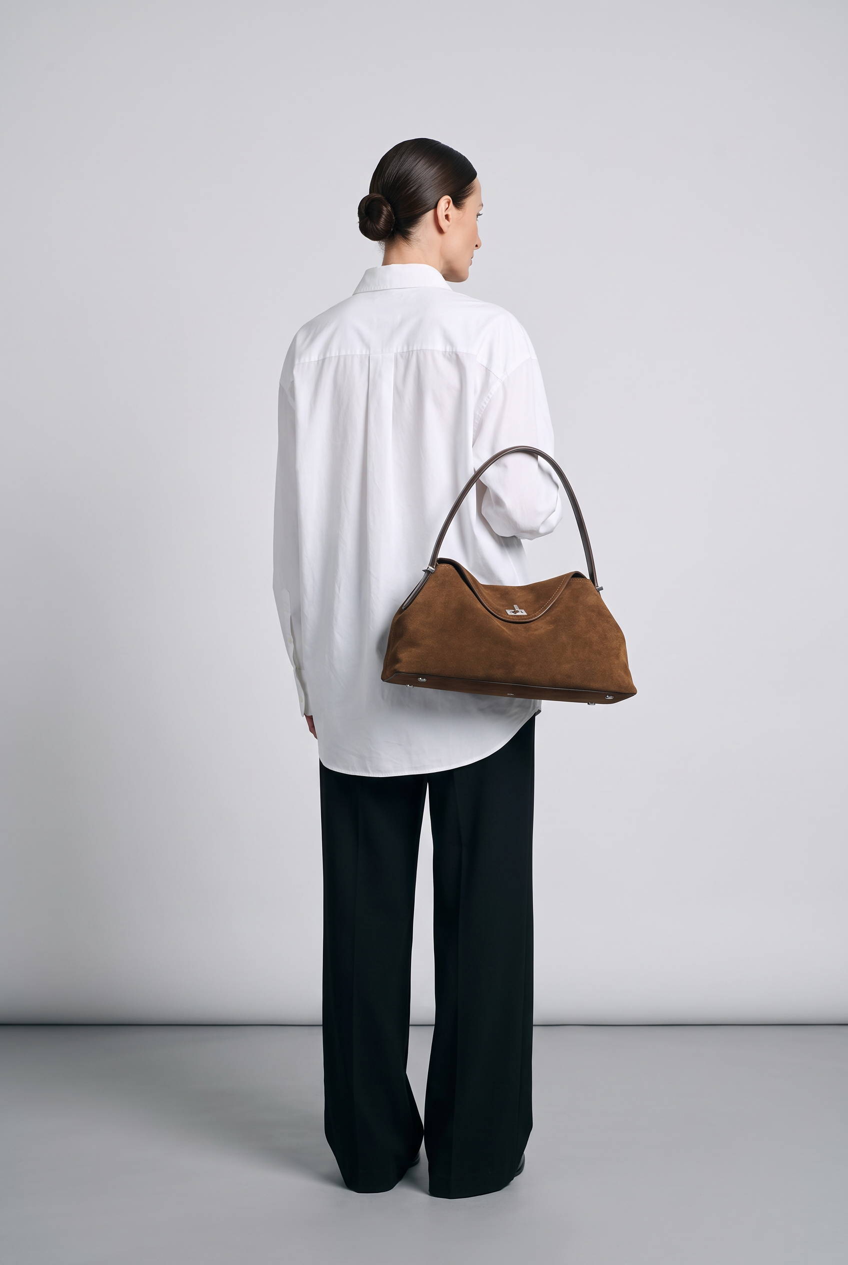 Sac HORTENSE marron, porté, de dos