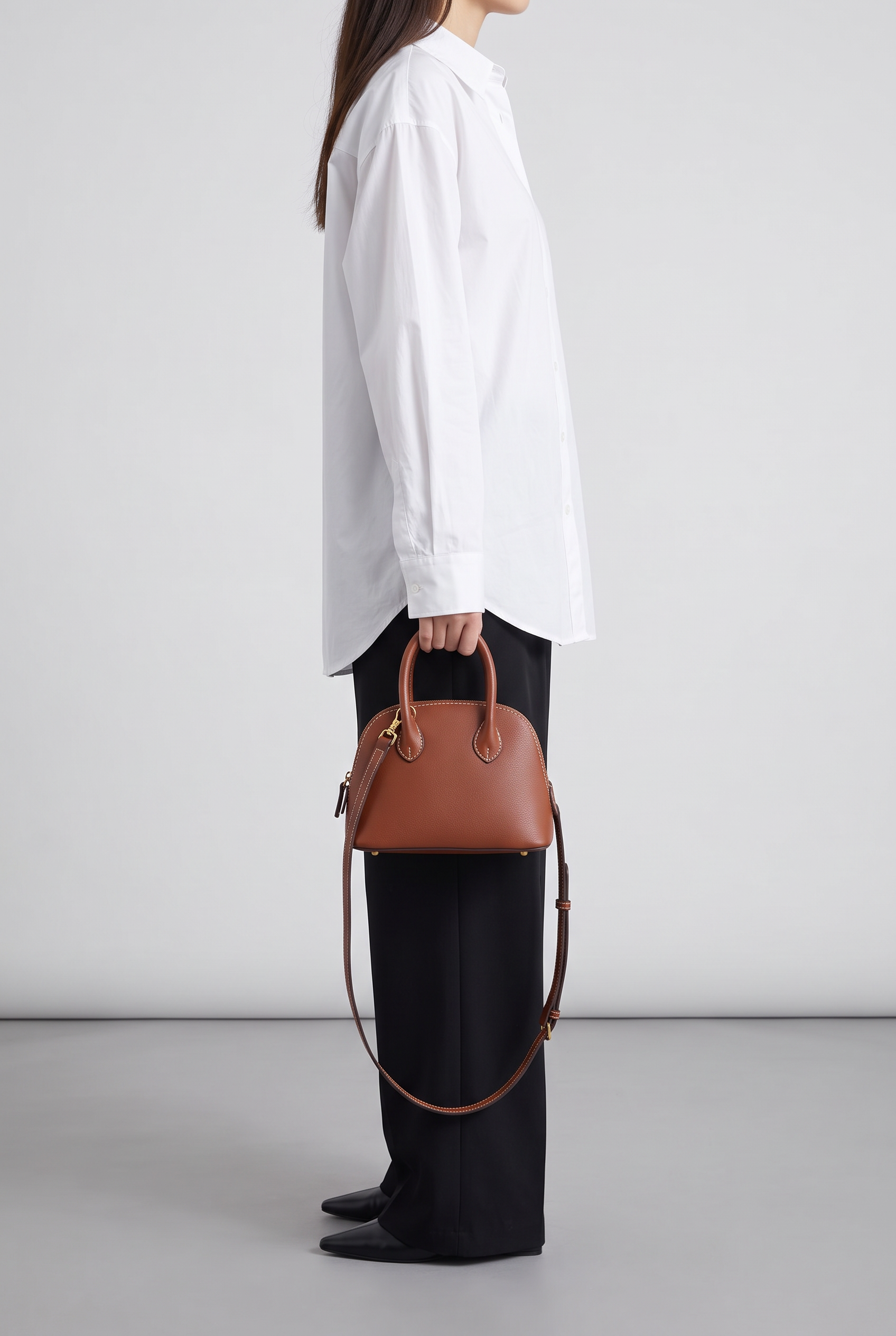 Sac FLAVIE camel, porté à la main
