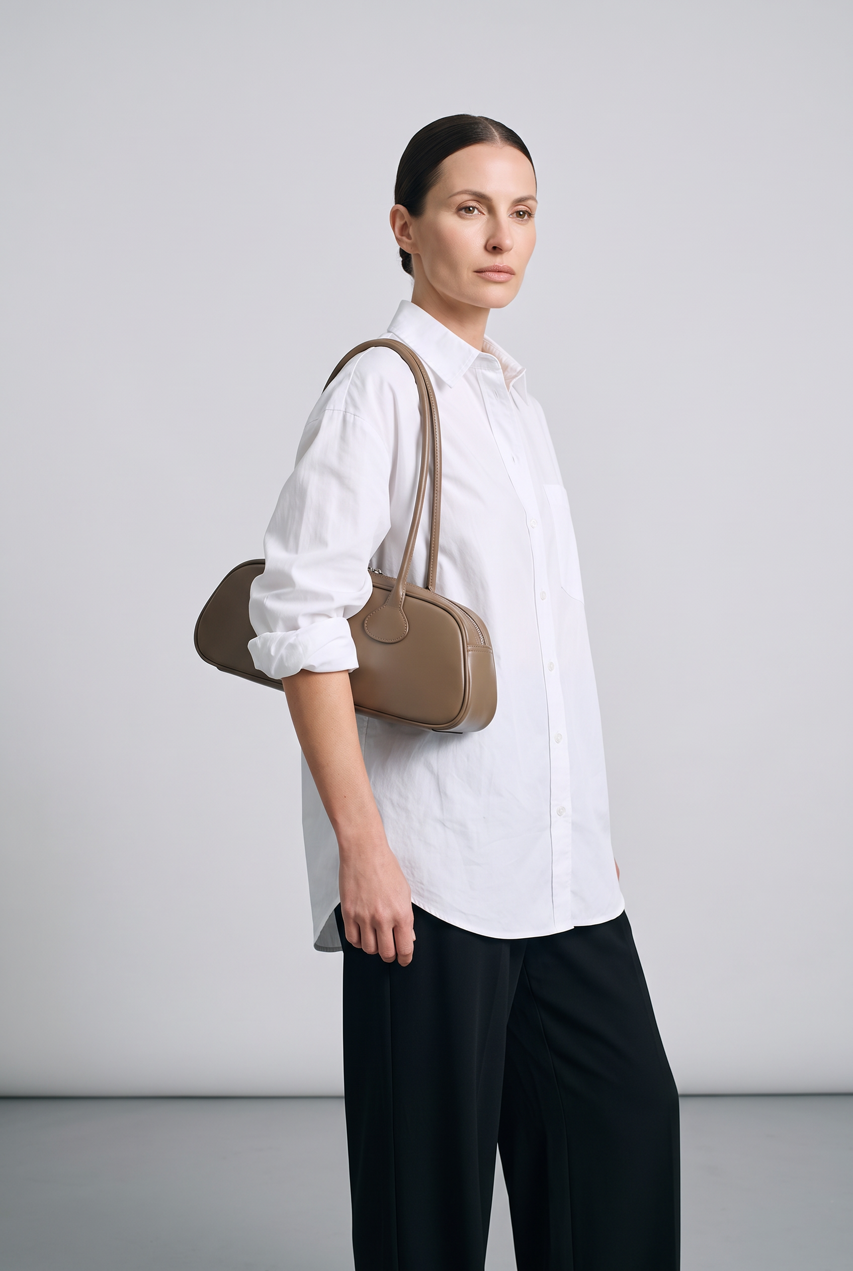 Sac baguette GRETA, porté, de face