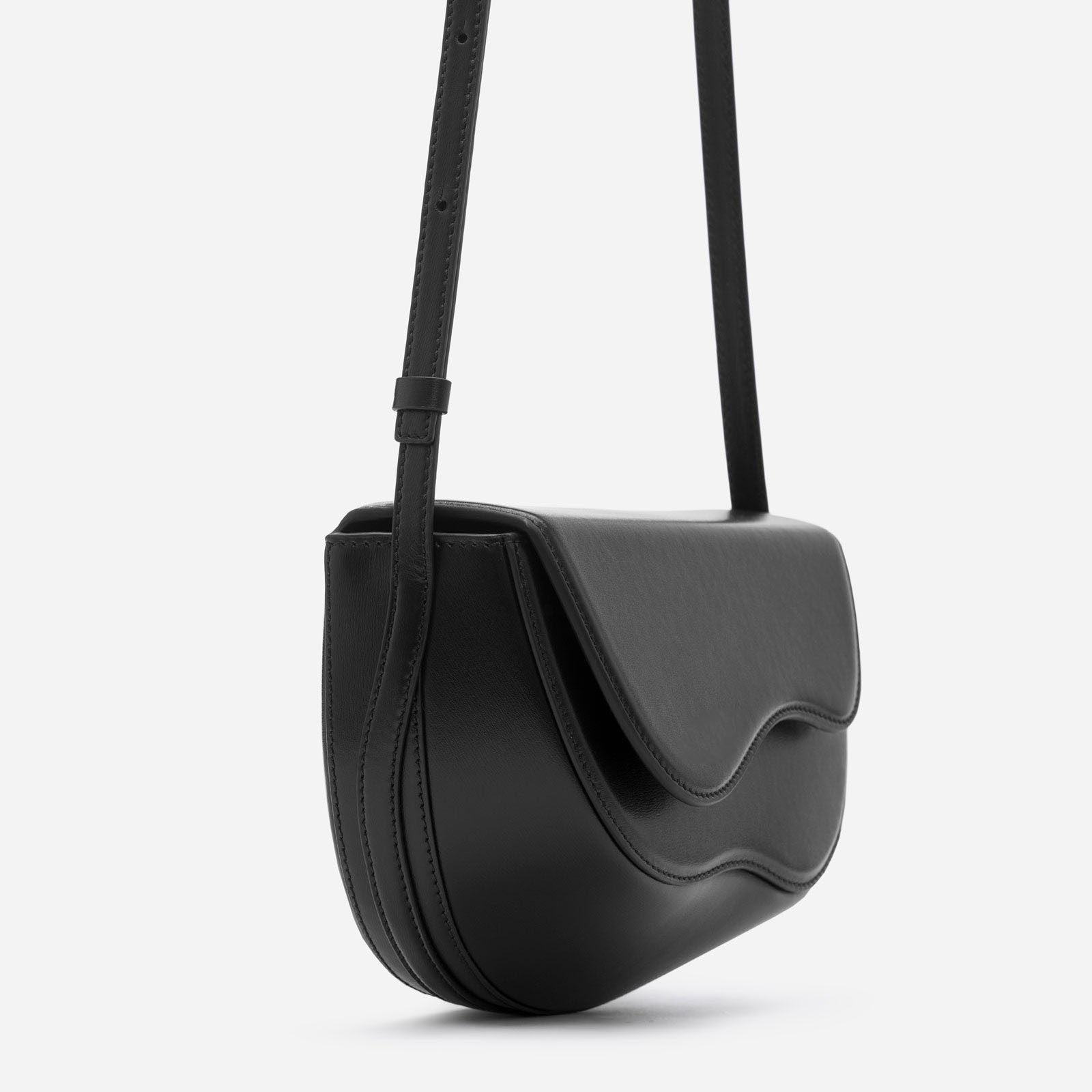 LYA – Small faux-leather shell bag (view 2) – YUMIKA