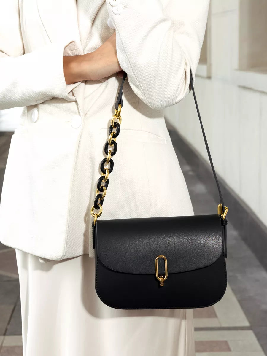 NOÉMIE – Sac à rabat minimaliste en cuir (vue 2) – YUMIKA