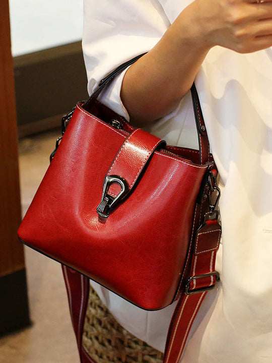 Sac PAULINE rouge bordeaux – photo portée